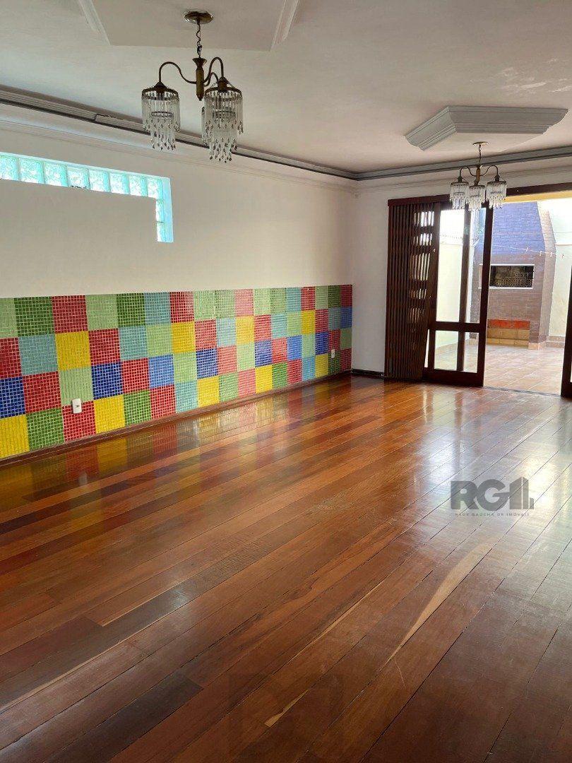Casa para Venda - 507m², 4 dormitórios, sendo 2 suites, 6 vagas - Cavalhada — foto 2