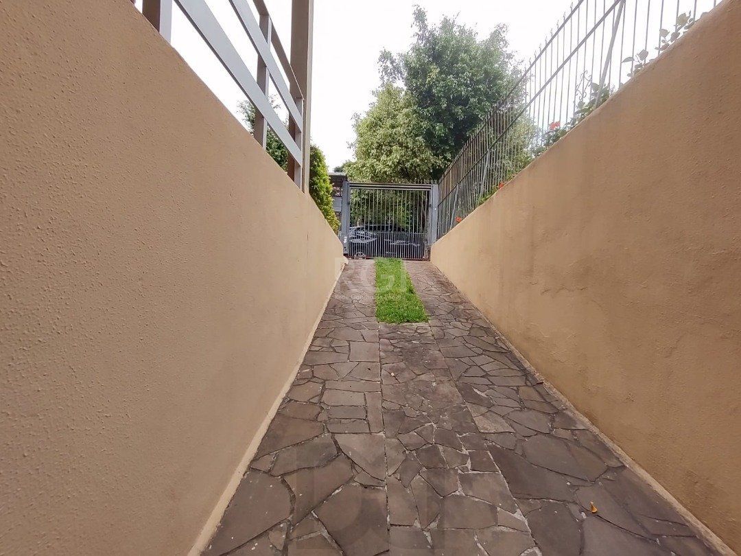 Casa para Venda - 200m², 4 dormitórios, sendo 1 suites, 3 vagas - Ipanema — foto 2