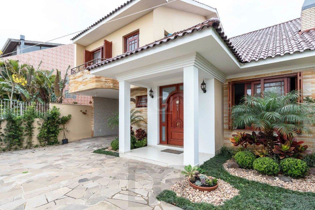 Casa para Venda - 293.76m², 3 dormitórios, sendo 1 suites, 6 vagas - Guarujá — foto 2