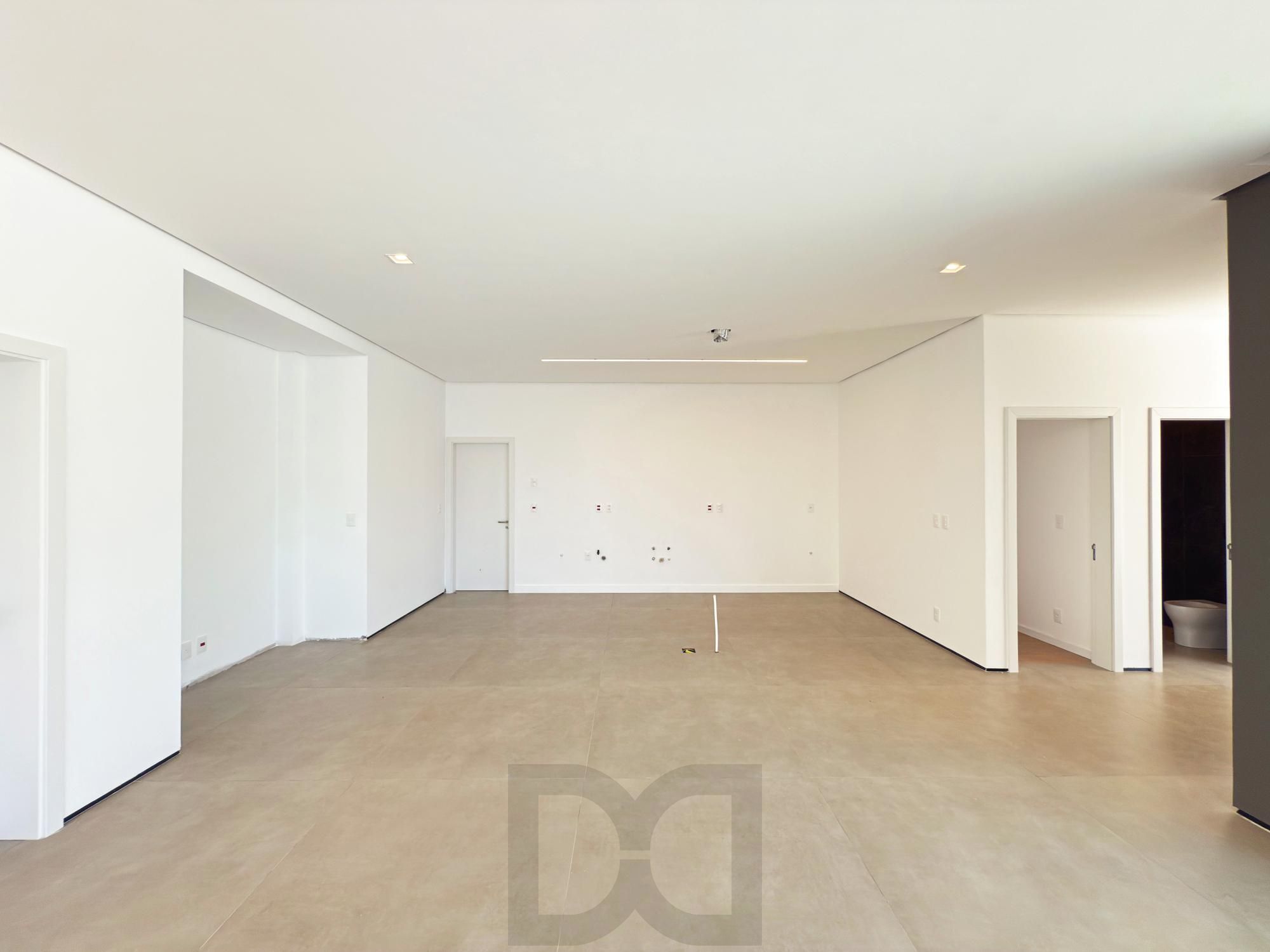 A casa conta com 434m2 de área construída, mas com um aproveitamento total dos 1.012m2 do lote — foto 26