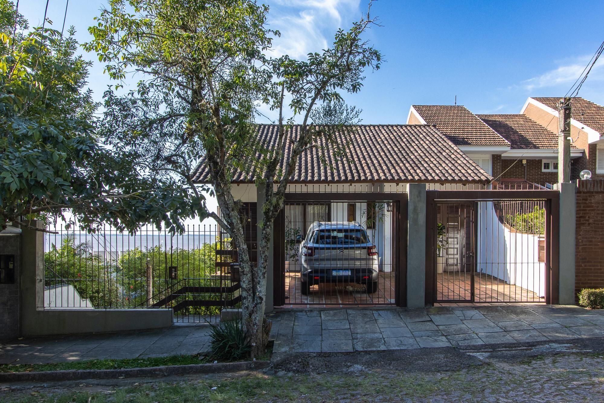 **Casa de 05 dormitórios, 03 suítes, 06 Banheiros, com 315,10m² privativos na Vila Conceição, Porto Alegre, RS** — foto 2