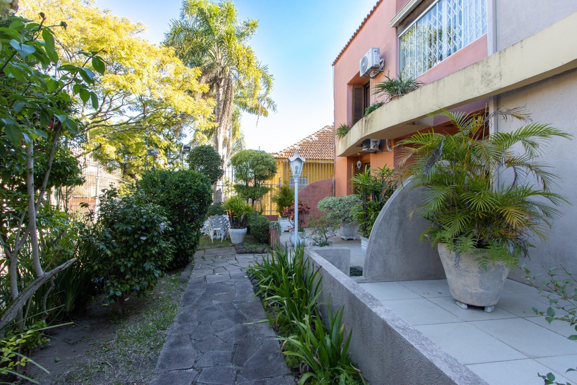 CASA EM CONDOMÍNIO NO BAIRRO IPANEMA — 4 DORMITÓRIOS (2 SUÍTES) — 2 VAGAS — foto 2