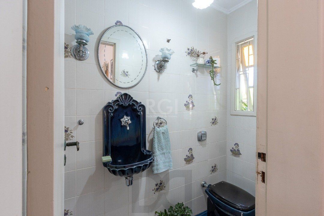 Casa para Venda - 280m², 3 dormitórios, sendo 1 suites, 2 vagas - Nonoai — foto 8