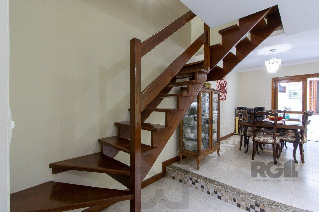 Casa para Venda - 300m², 5 dormitórios, sendo 1 suites, 4 vagas - Portal do Guarujá — foto 26
