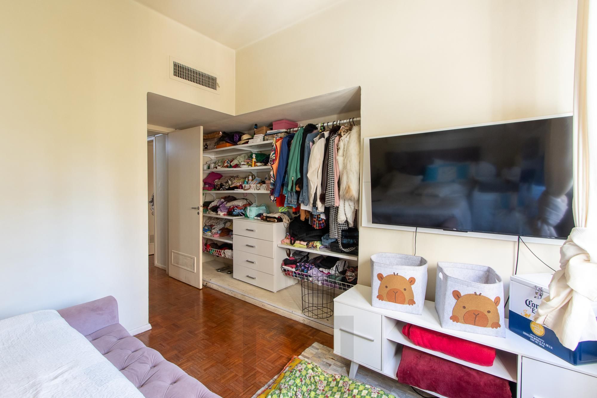 Apartamento 3 Dormitórios Ensolarado no Centro de Porto Alegre — foto 34