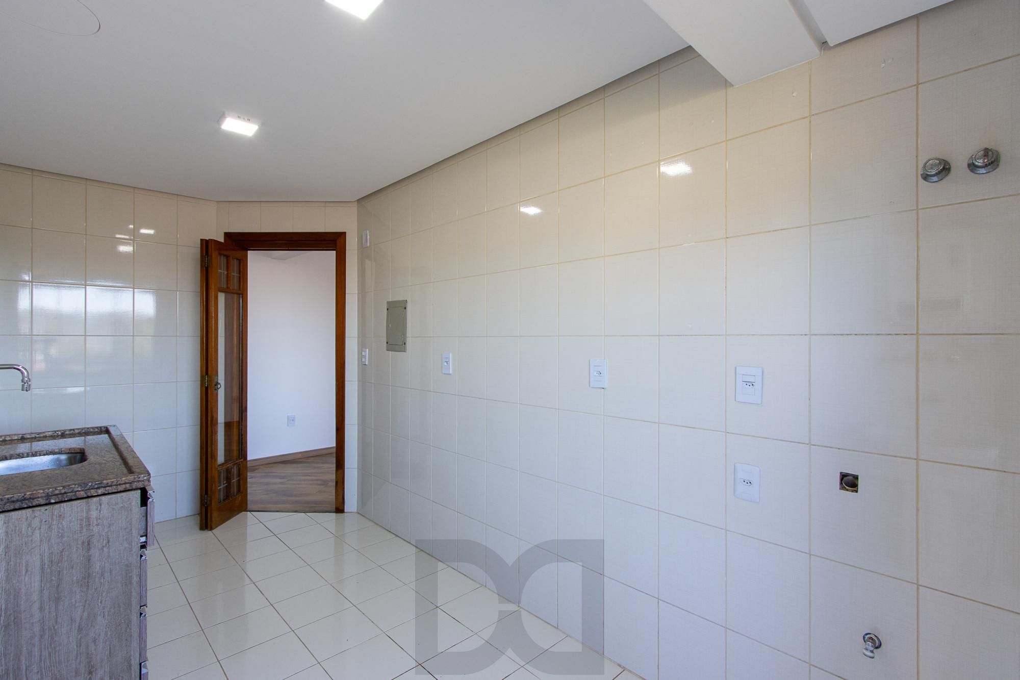Apartamento de 2 dormitórios, 1 suíte e 2 vagas de garagem no bairro Tristeza. — foto 13