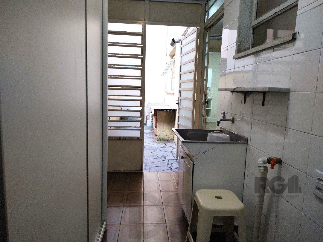 Apartamento Garden, 2 quartos, 1 suite, 2 banheiros, dependência de empregada - Bairro Petrópolis — foto 18