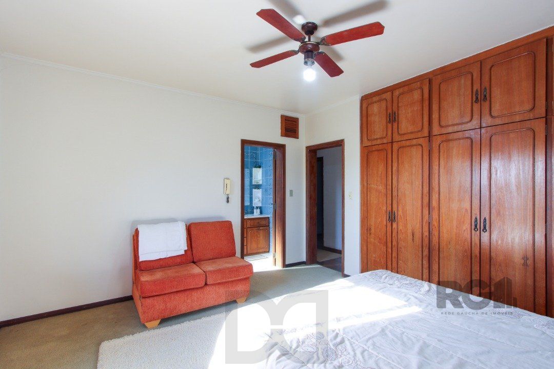 Casa a venda com 03 dormitórios, living 03 ambientes com vista para o Rio. — foto 33