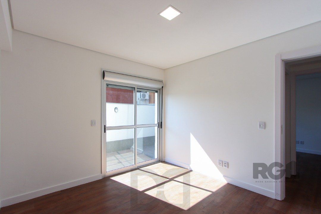 Apartamento em Porto Alegre no Bairro Petrópolis, de 2 quartos, GARDEN , semi mobiliado — foto 26