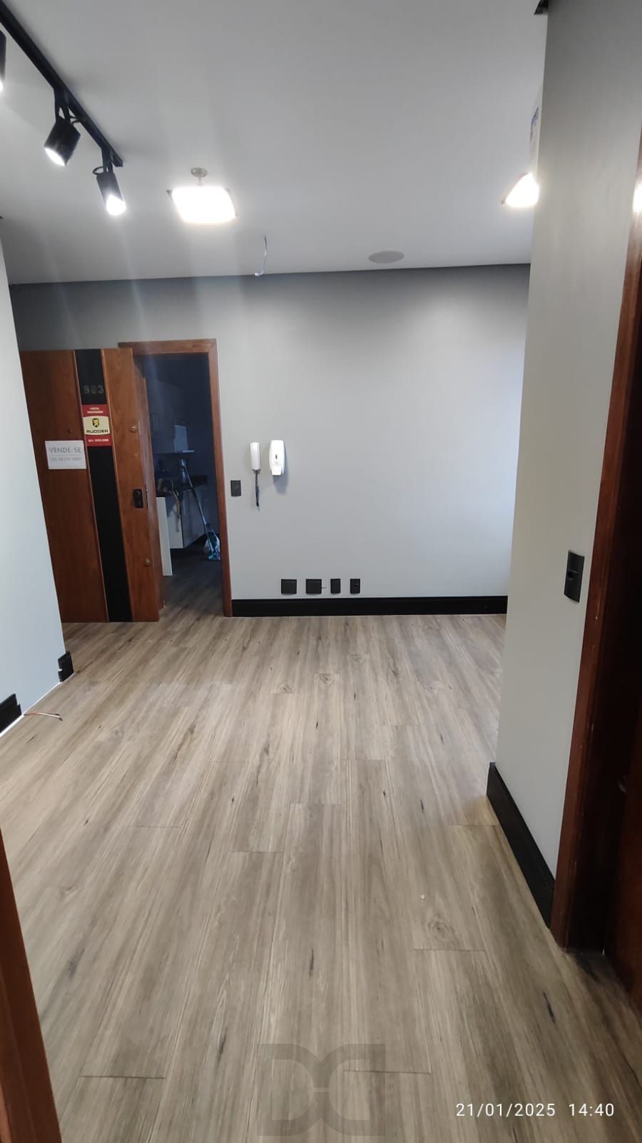 Duas salas comerciais unificadas -Bairro Menino Deus — foto 1