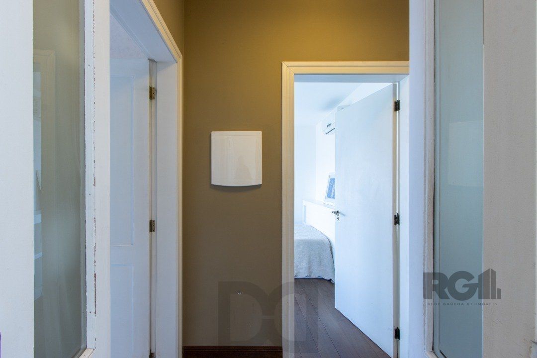 Casa deslumbrante vista do Guaiba, 3 dormitórios, sendo 1 suite master com closet e banheira de hidro com vista para o rio — foto 61