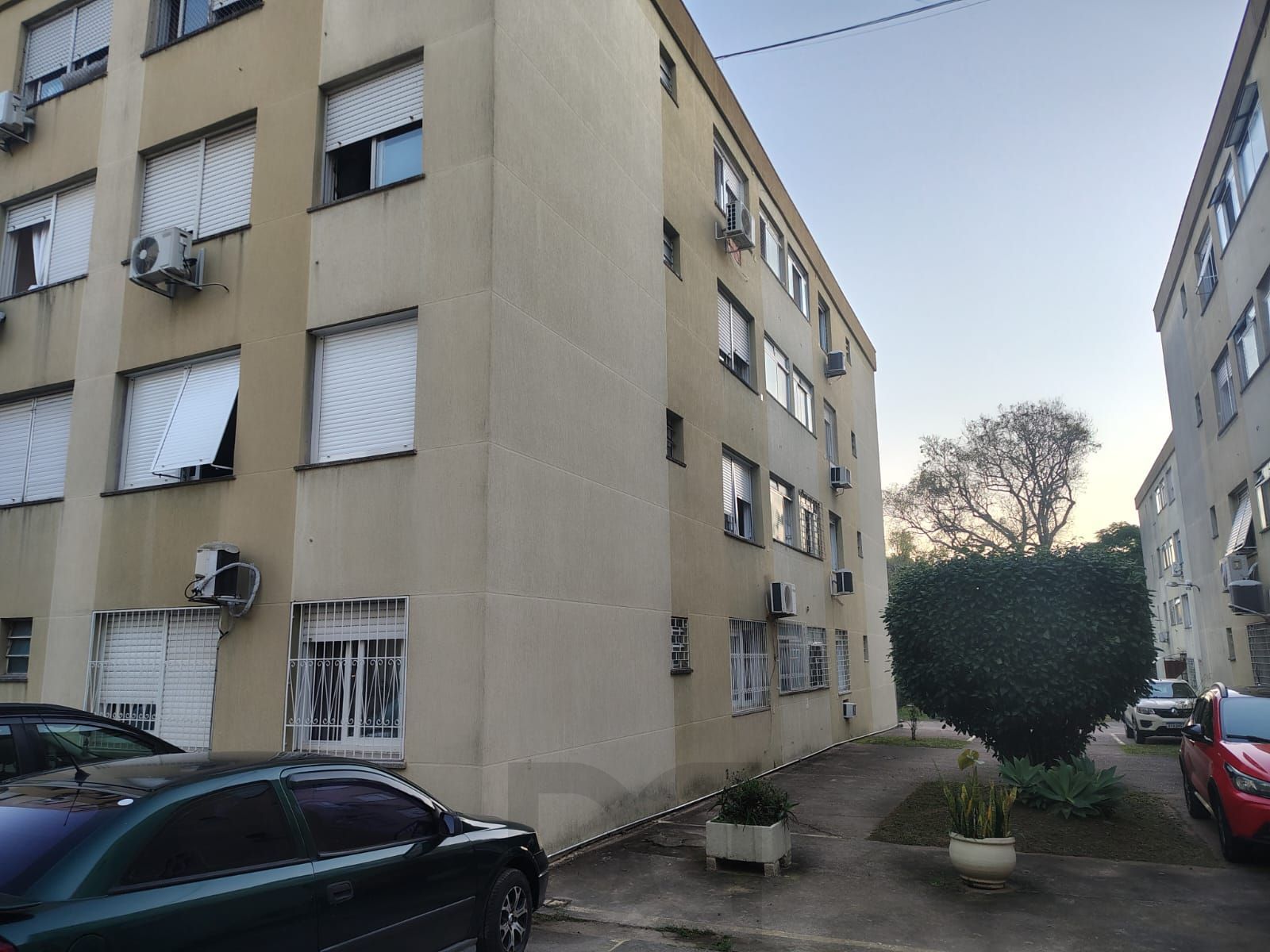Apartamento de 2 quartos, living para 2 ambientes, banheiro social e 1 vaga escriturada. — foto 18