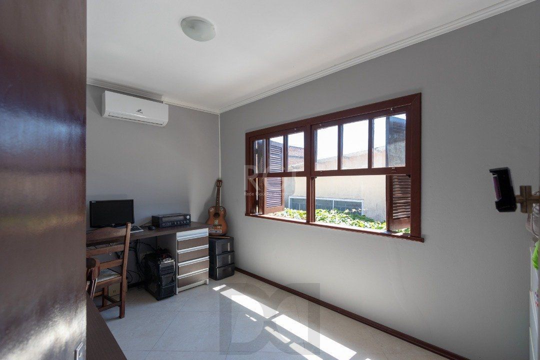 Casa para Venda - 176m², 4 dormitórios, sendo 1 suíte, 3 vagas - Espirito Santo — foto 10