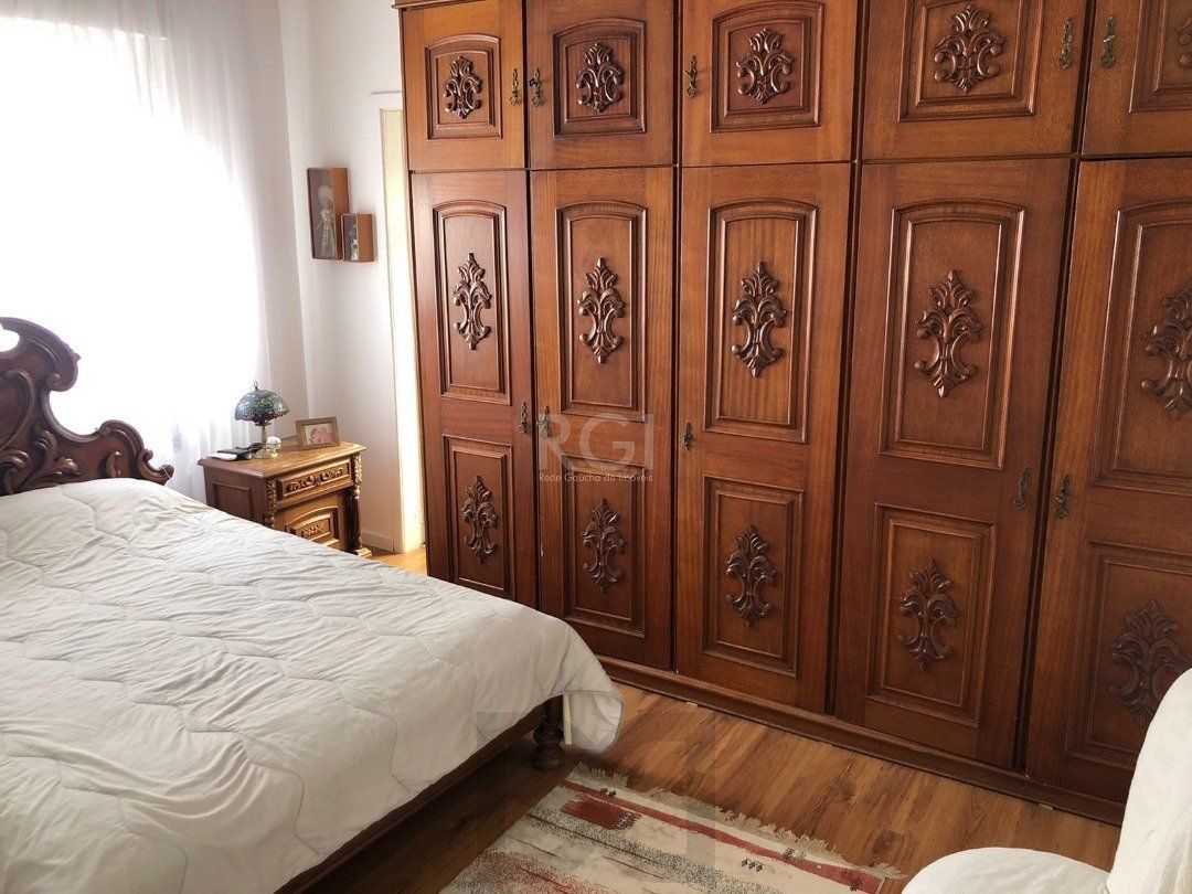 Casa para Venda com 3 dormitórios, sendo 1 suites e 3 vagas no bairro Guarujá — foto 17