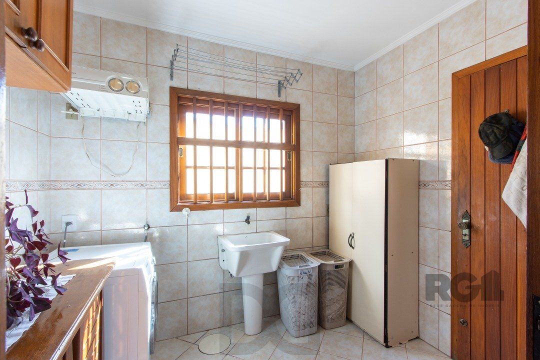 Casa de alvenaria, 3 quartos, 1 suíte, 4 banheiros e 5 vagas de garagem. — foto 18