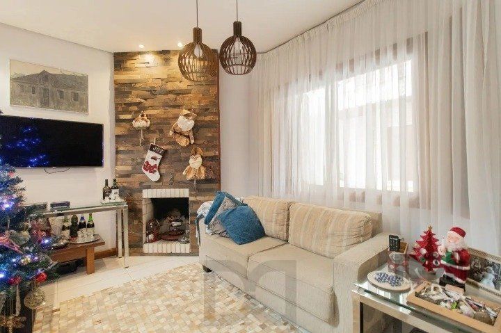 Casa em condomínio na zona sul, 3 quartos, suíte, lareira, churrasqueira, 2 vagas de garagem coberta. — foto 2