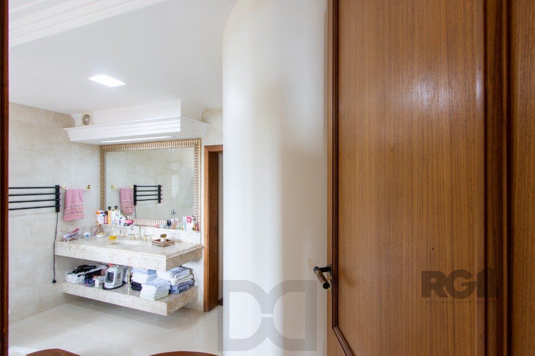 Casa para Venda com 4 dormitórios, sendo 2 suites e 4 vagas no bairro Jardim Isabel — foto 34