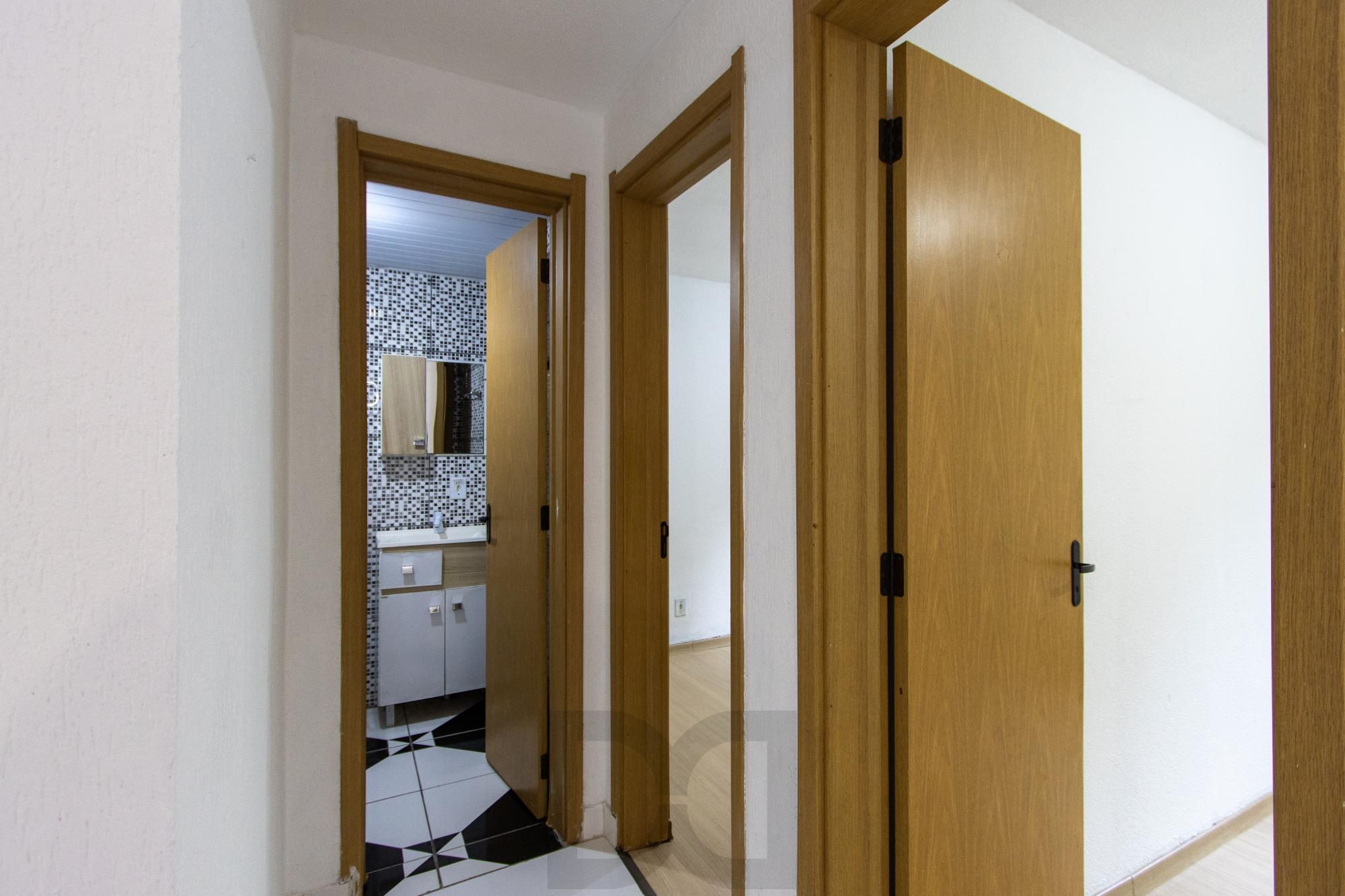 Apartamento reformado, 2 dormitórios, 1 vaga — foto 8