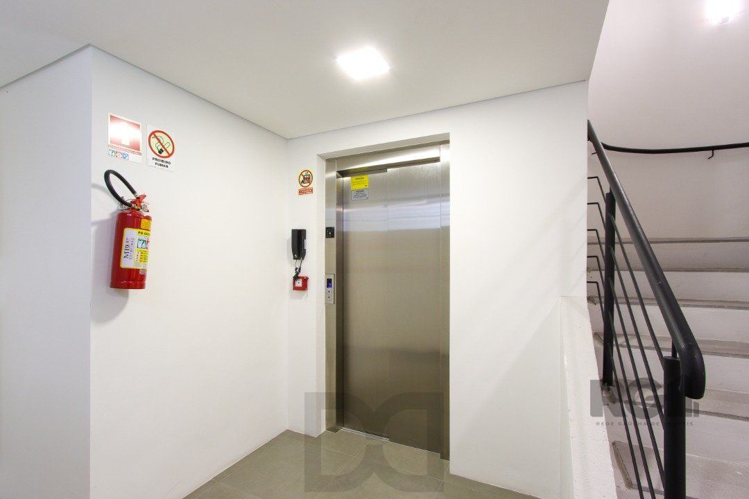 Apartamento em Porto Alegre no Bairro Petrópolis, de 2 quartos, GARDEN , semi mobiliado — foto 30