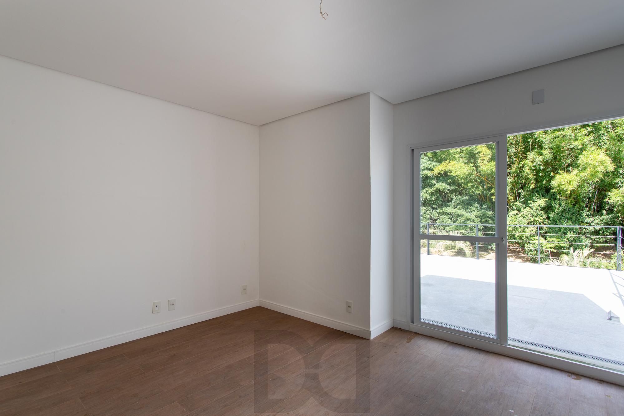 Casa em condomínio no Terra Ville .Esta casa de alto padrão, dispõe de 4 suítes — foto 44