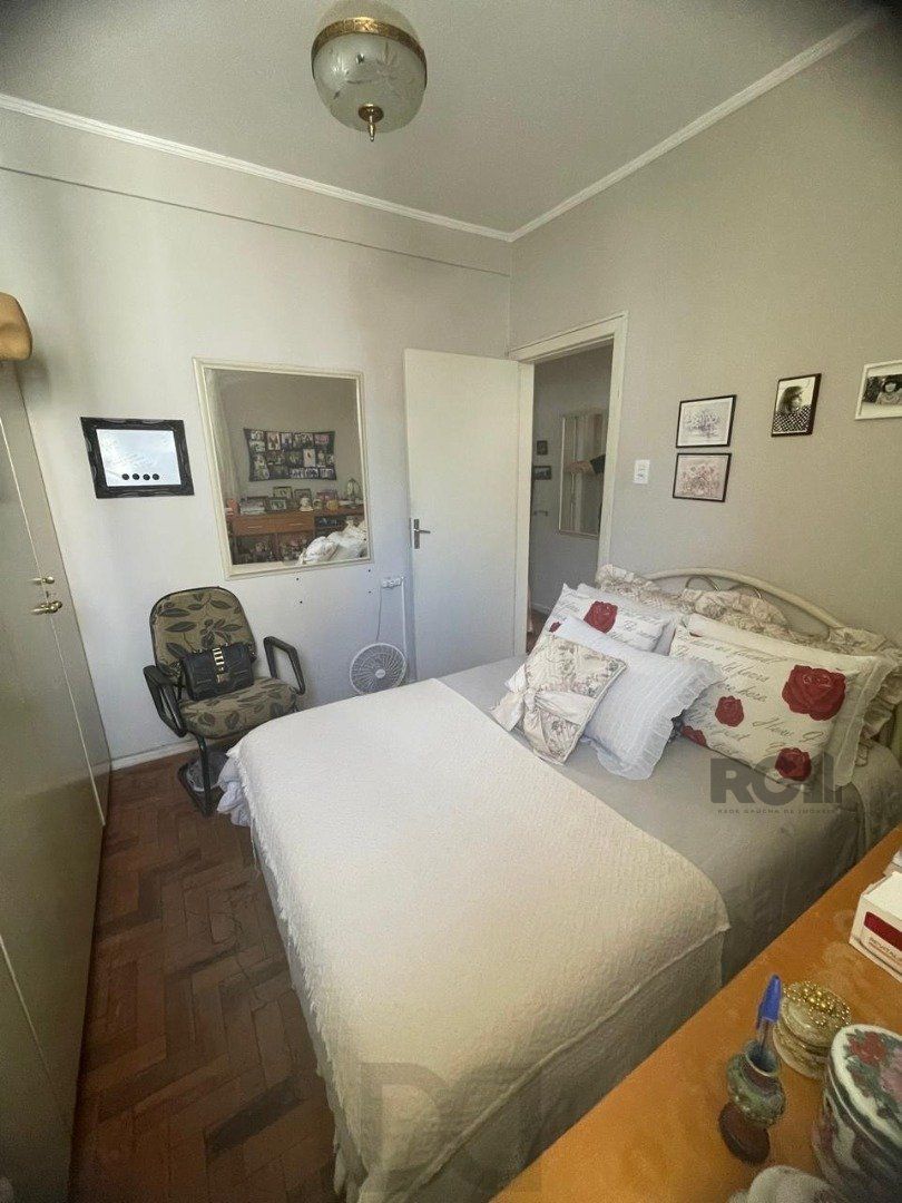 Apartamento no Petrópolis de 1 dormitório desocupado — foto 4