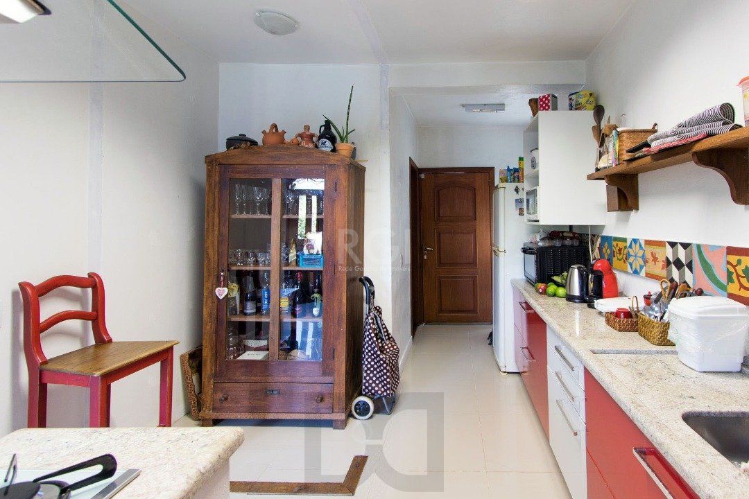 Casa para Venda - 250m², 3 dormitórios, sendo 2 suites, 3 vagas - Ponta Grossa — foto 12