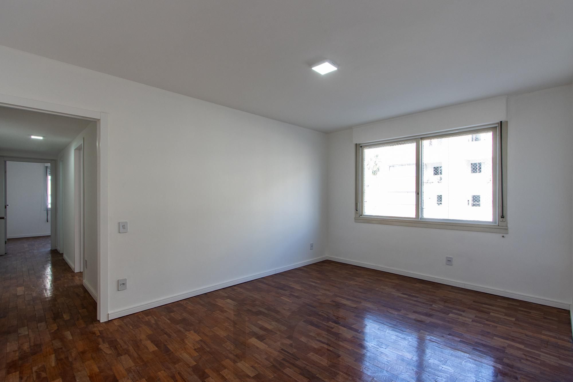 Apartamento no Menino Deus com 2 dormitórios e garagem — foto 2