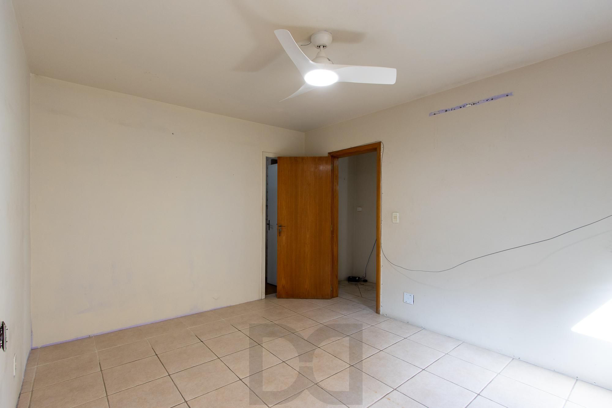 Casa de condomínio, 3 dormitórios, 1 suíte, 1 vaga coberta, no bairro Cristal. — foto 24