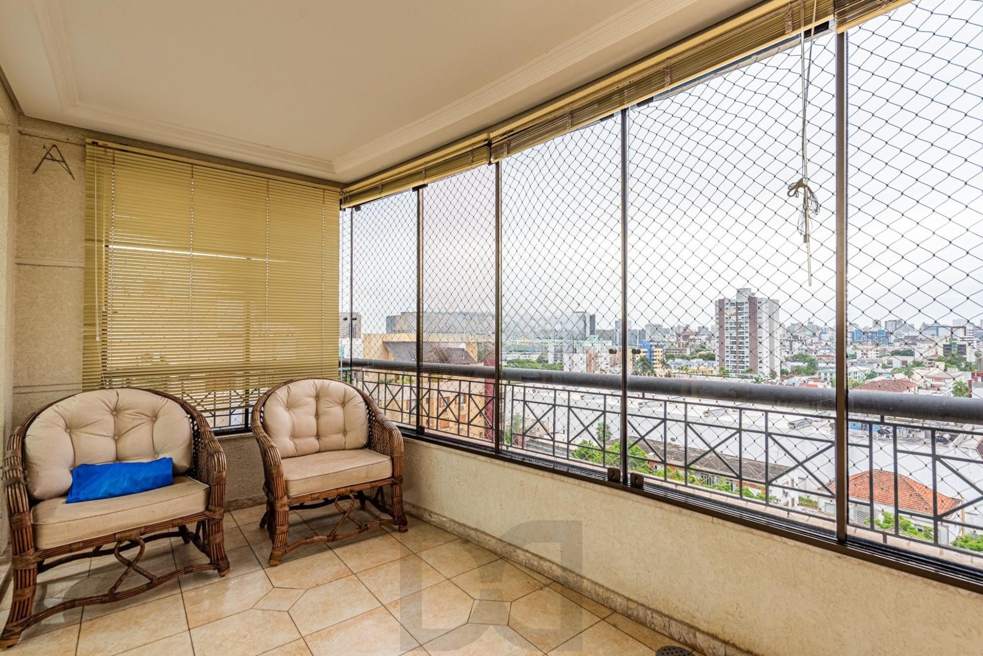 Apartamento com 3 quartos, no bairro Menino Deus — foto 8