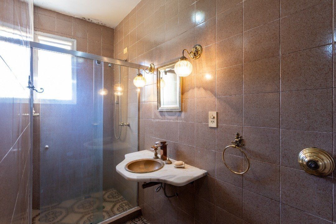 Sobrado com 345m² privativos, 3 suites, 2 vagas, churrasqueira. pátio com piscina - Bairro Cristal — foto 38