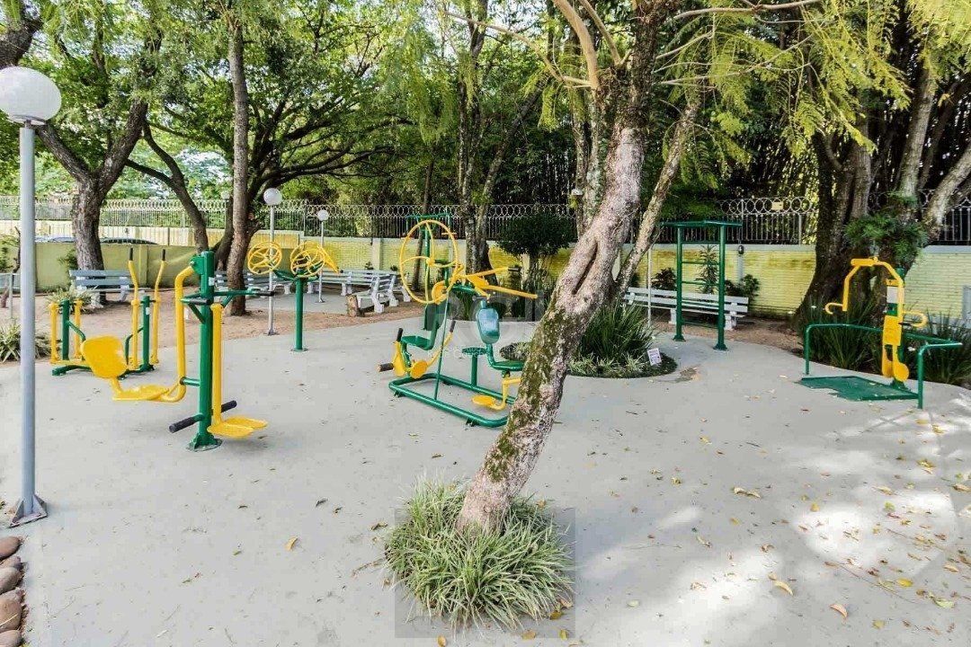 Apartamento de 2 dormitórios e 1 vaga de garagem no bairro Cristal. — foto 22