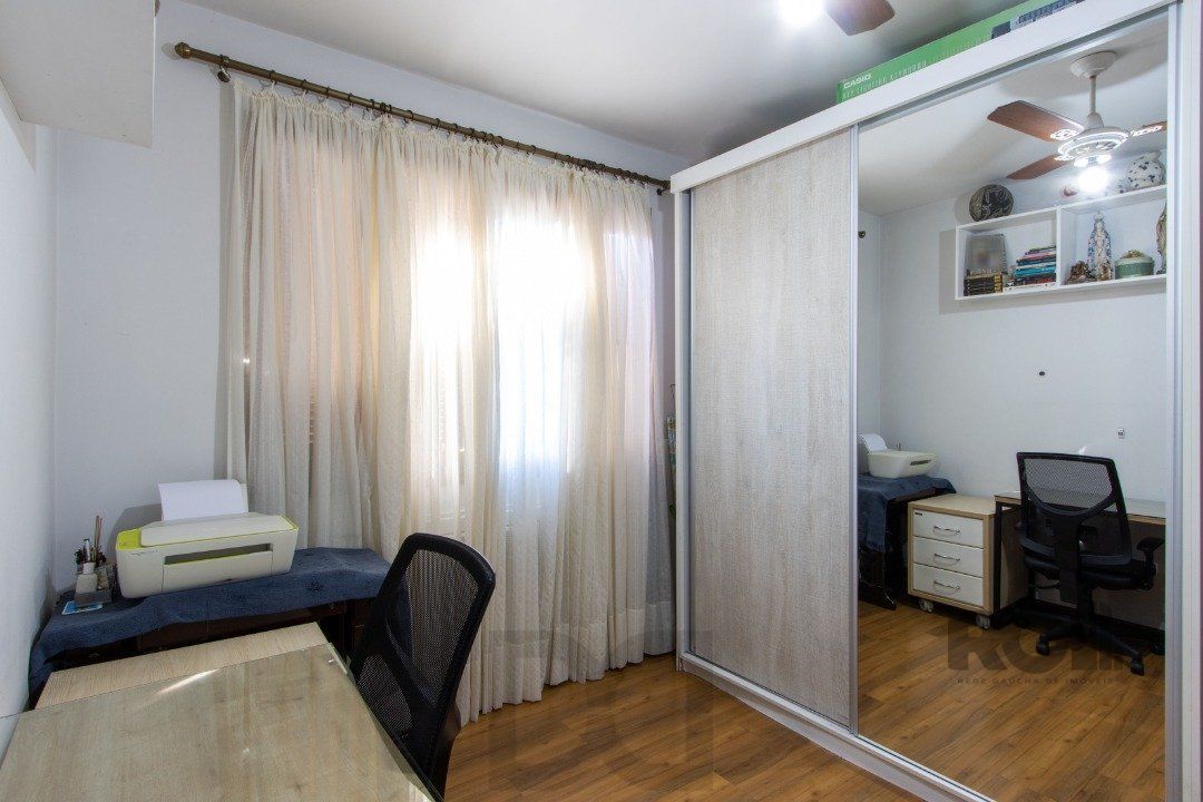 Apartamento Garden de 3 dormitórios, 1 suite e 1 vaga coberta no bairro Cristal. — foto 36