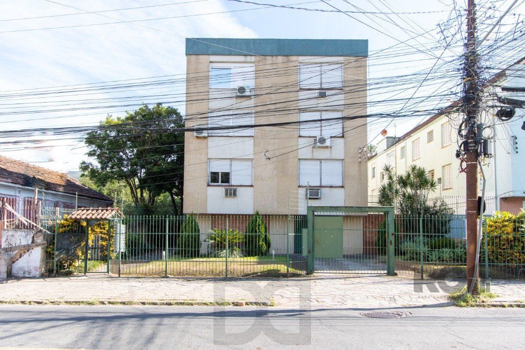 Apartamento reformado de 124m² privativos- 3 dormitórios sendo 1 suíte no bairro Medianeira — foto 32