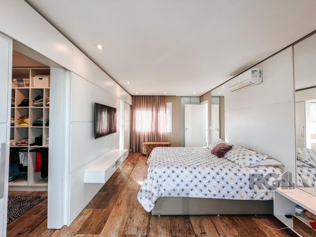 Excelente residência com aproximadamente 242m² privativos, — foto 32