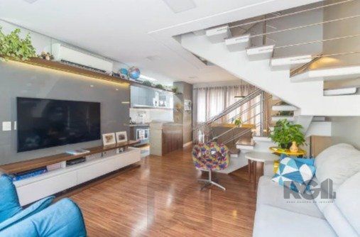 Casa impecável e mobiliada, com 3 niveis, possui 3 dormitórios sendo 1 suíte, 4 banheiros — foto 3