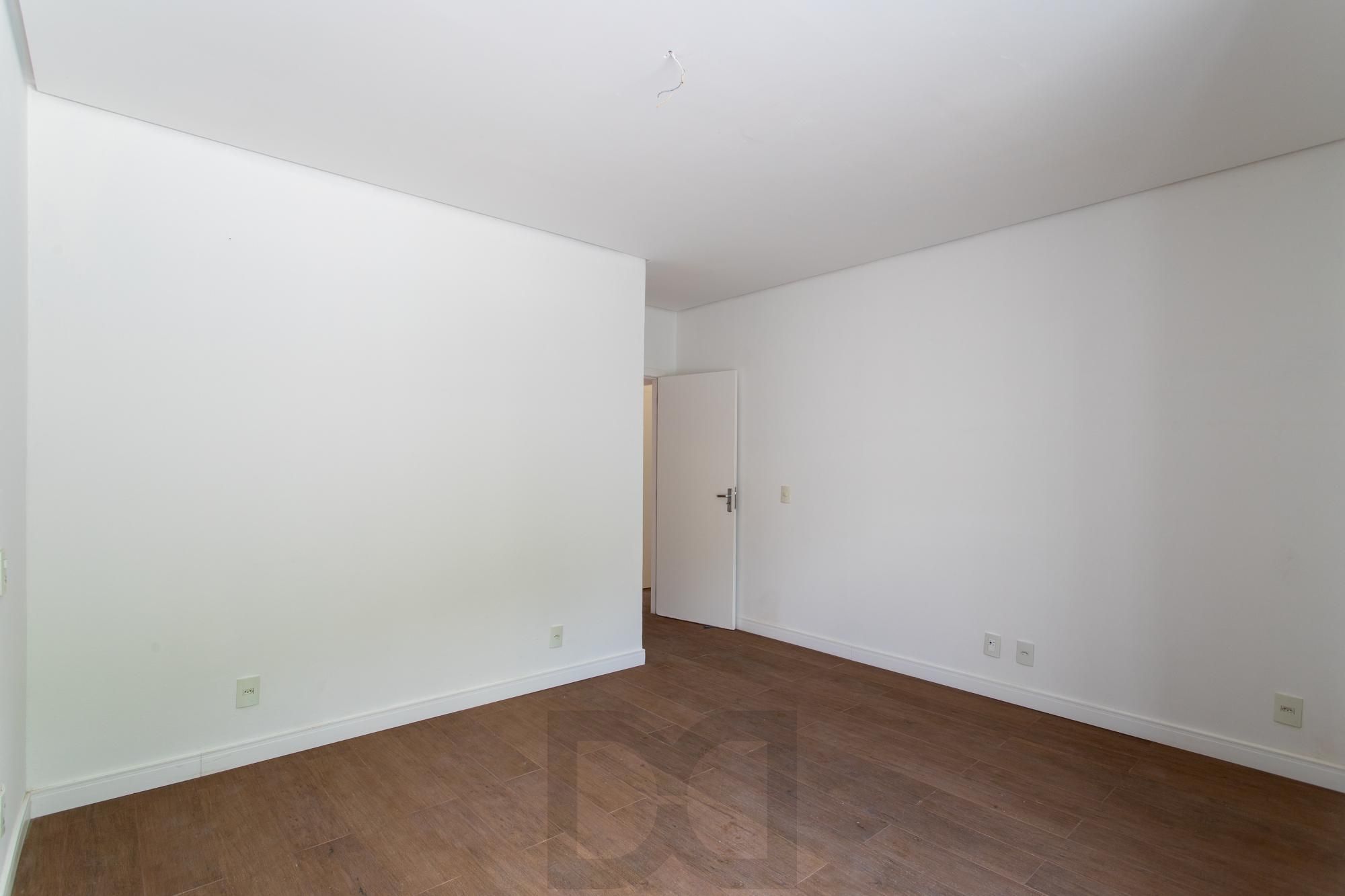 Casa em condomínio no Terra Ville .Esta casa de alto padrão, dispõe de 4 suítes — foto 48