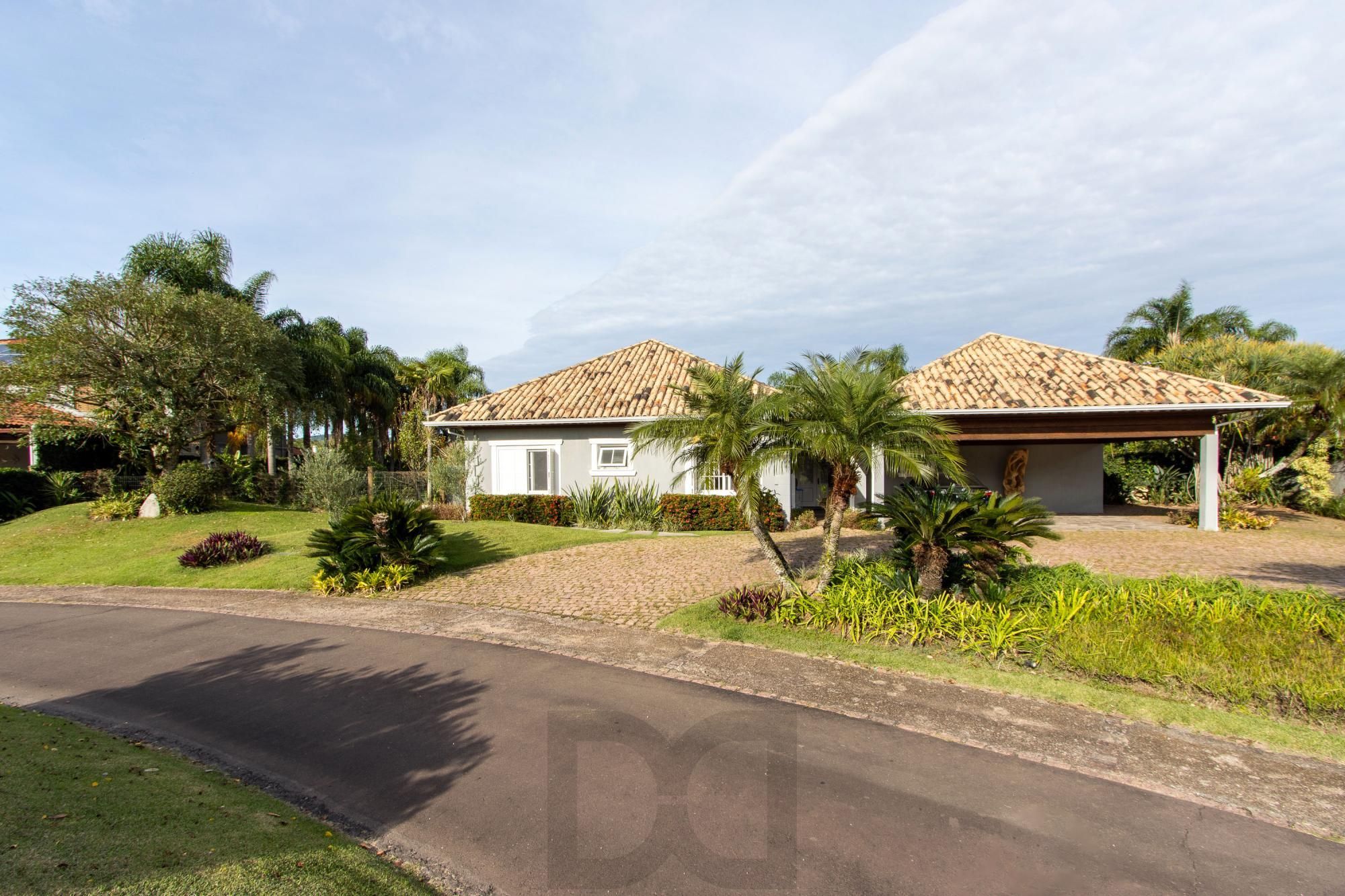 Casa térrea/2.371m2 de terreno no Condomínio Terra Ville, com fundo para o lago. — foto 1