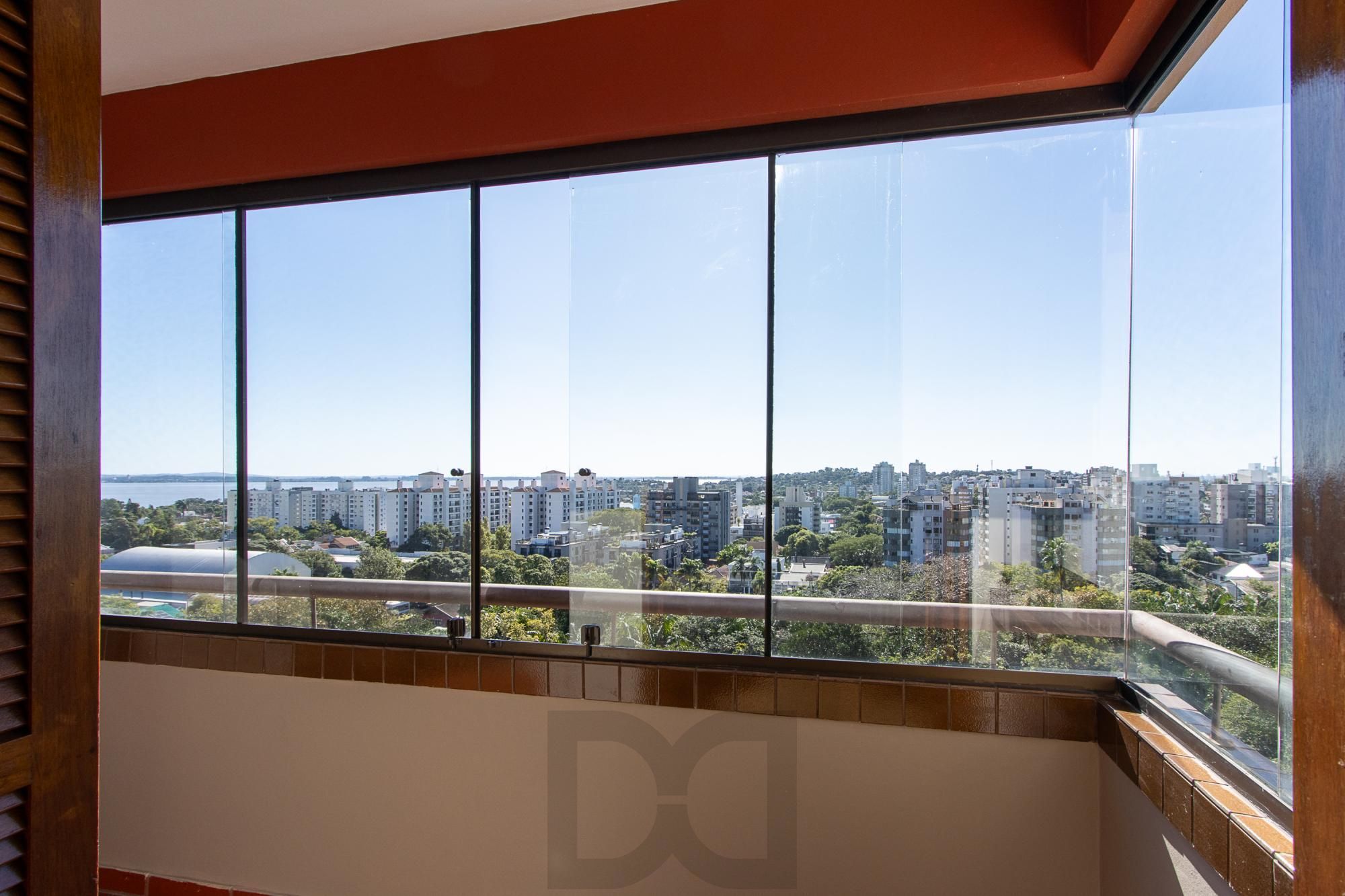 Apartamento de 2 dormitórios, 1 suíte e 2 vagas de garagem no bairro Tristeza. — foto 26