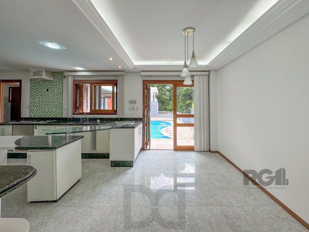 Com 4 suítes espaçosas, incluindo uma master com closet, — foto 25