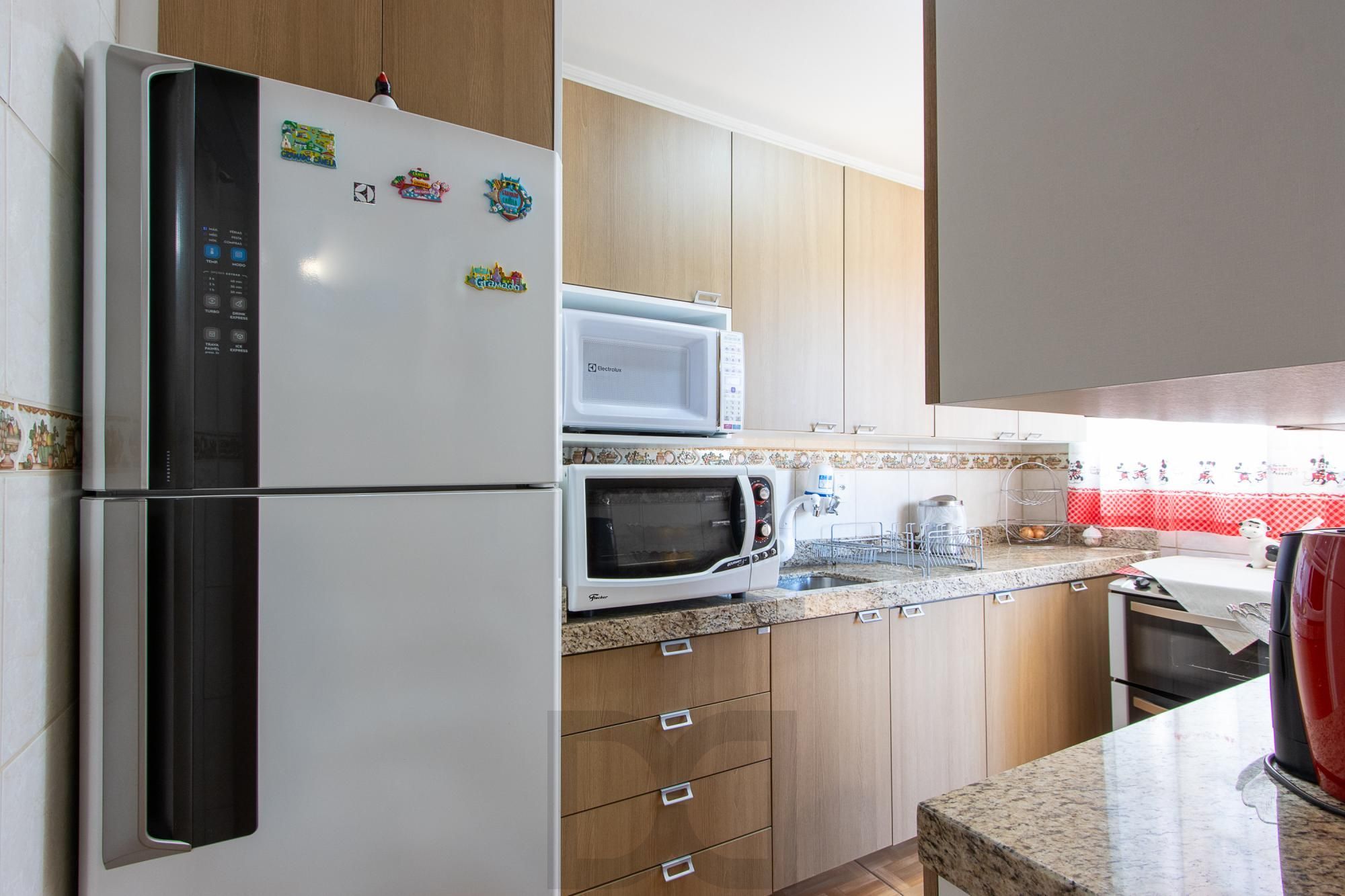Apartamento de 2 dormitórios no bairro Medianeira. — foto 8