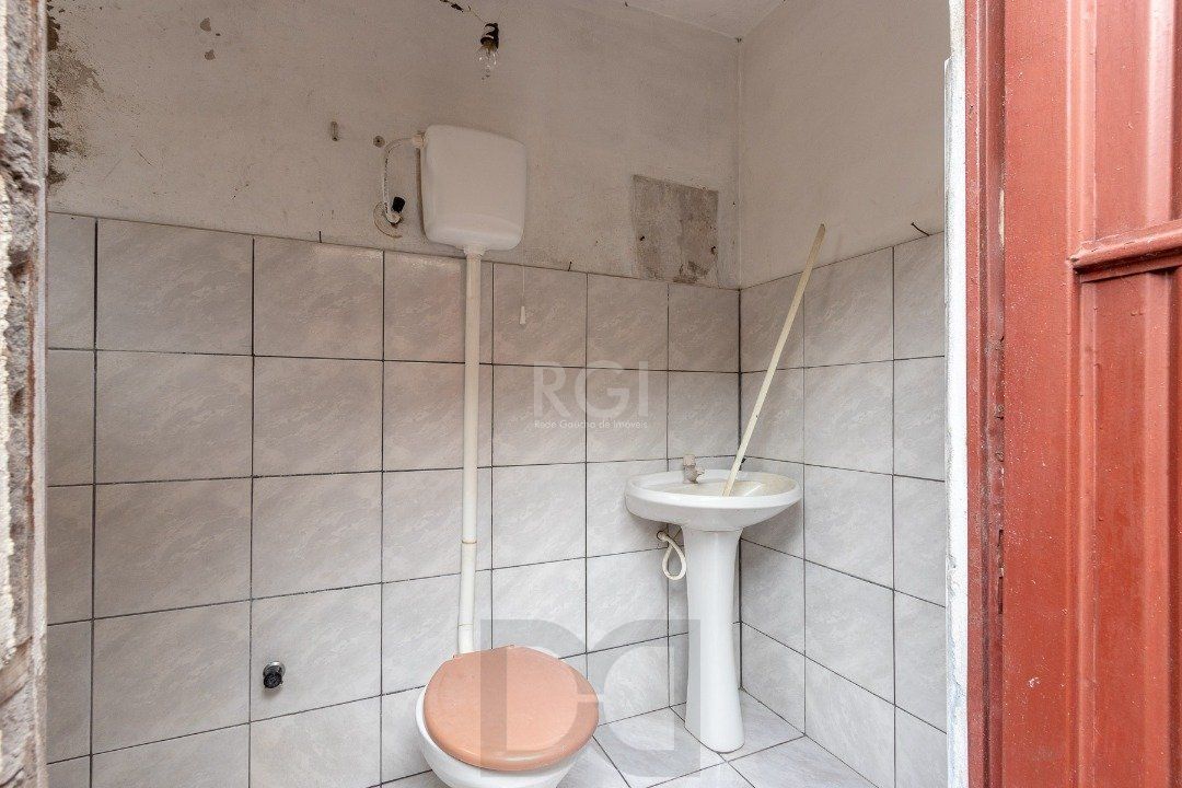 Casa para Venda - 161m², 3 dormitórios, 3 vagas - Nonoai — foto 30