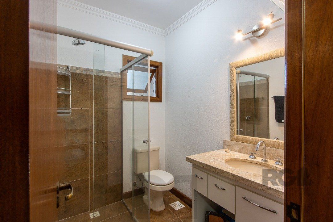Casa para Venda - 300m², 5 dormitórios, sendo 1 suites, 4 vagas - Portal do Guarujá — foto 35