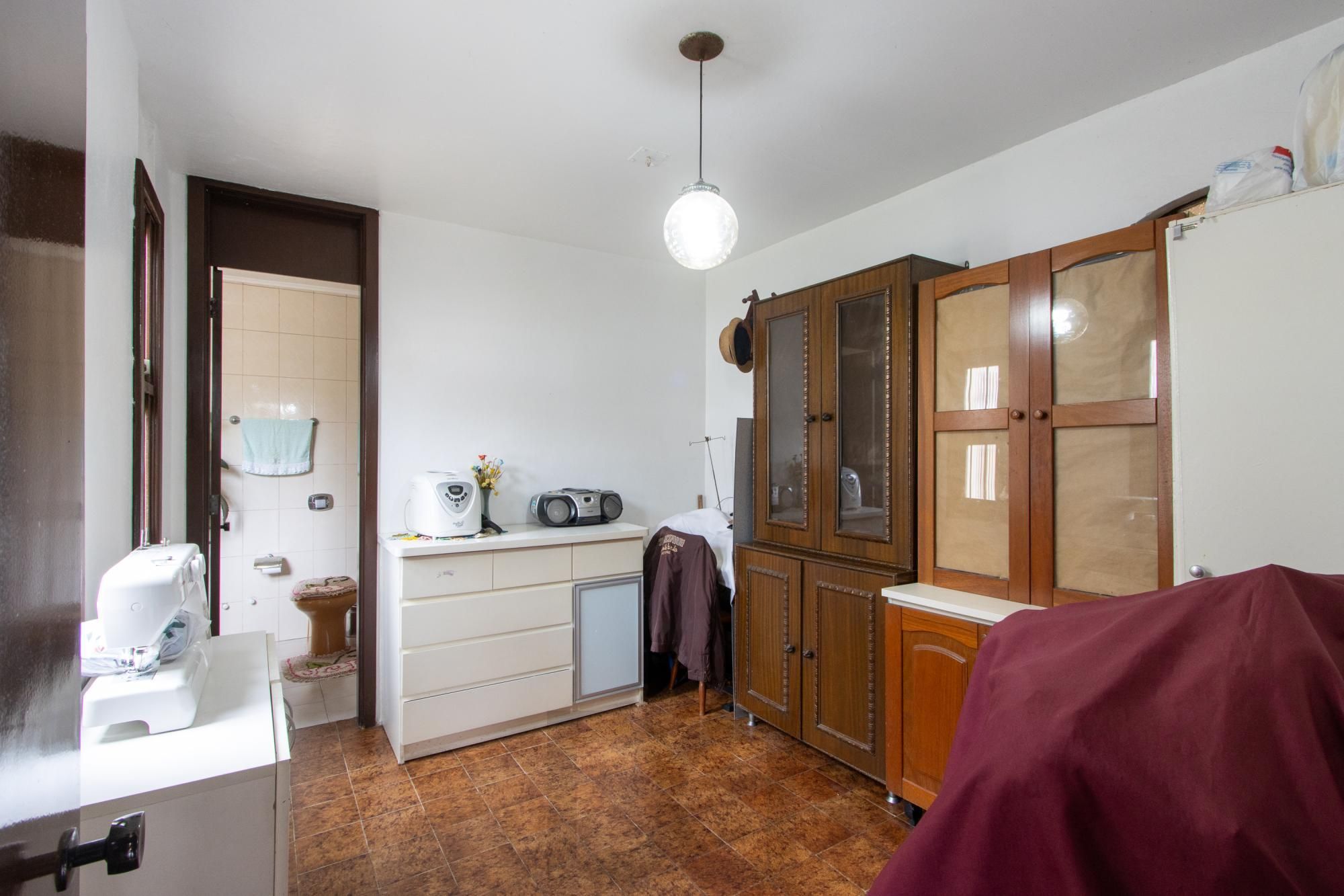Casa para Venda - 485m², 4 dormitórios, sendo 1 suites, 3 vagas - Cristal — foto 20