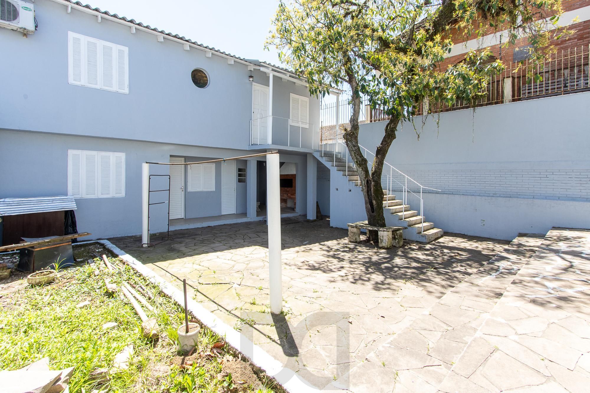 Casa de alvenaria, com 3 quartos, 1 suíte e 3 vagas de garagem. — foto 20