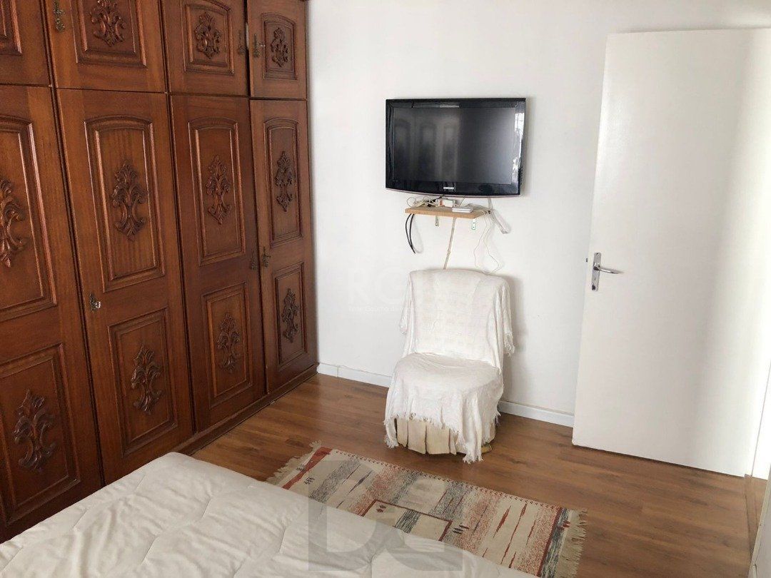 Casa para Venda com 3 dormitórios, sendo 1 suites e 3 vagas no bairro Guarujá — foto 24
