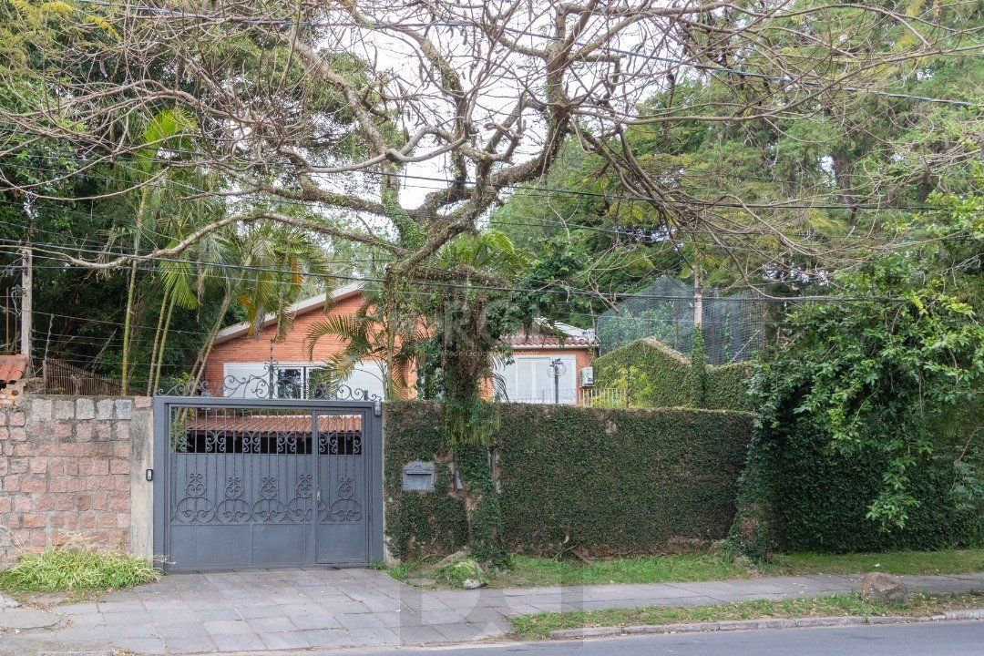 Casa para Venda - 300m², 4 dormitórios, sendo 2 suites, 4 vagas - Vila Assunção — foto 1