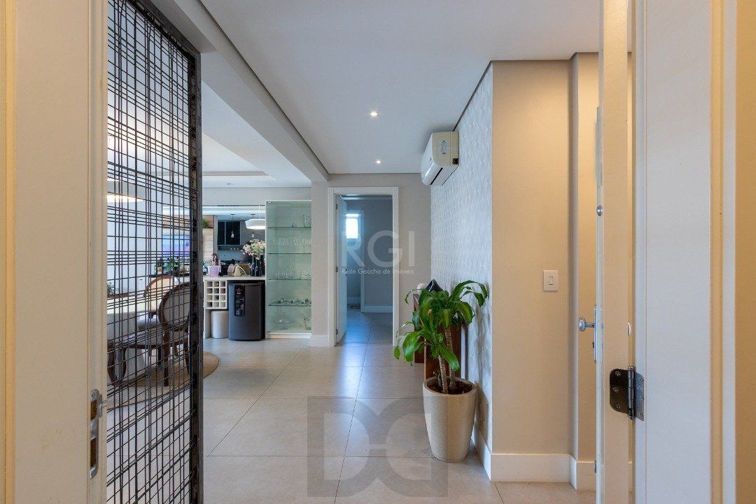 Apartamento para Venda - 163m², 3 dormitórios, sendo 3 suites, 3 vagas - Cristal — foto 3