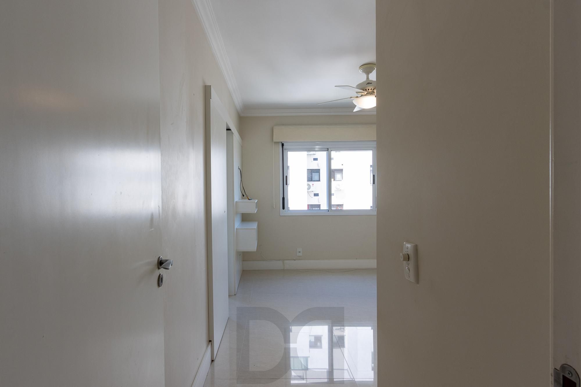 Apartamento de 3 dormitórios, 1 suíte e 2 vagas escrituradas no bairro Tristeza. — foto 22