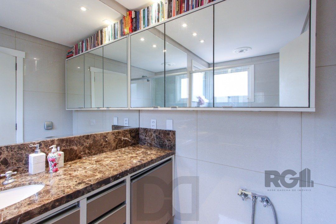 Casa com 327m² de área privativa, oferecendo 3 dormitórios, sendo 3 suítes — foto 27