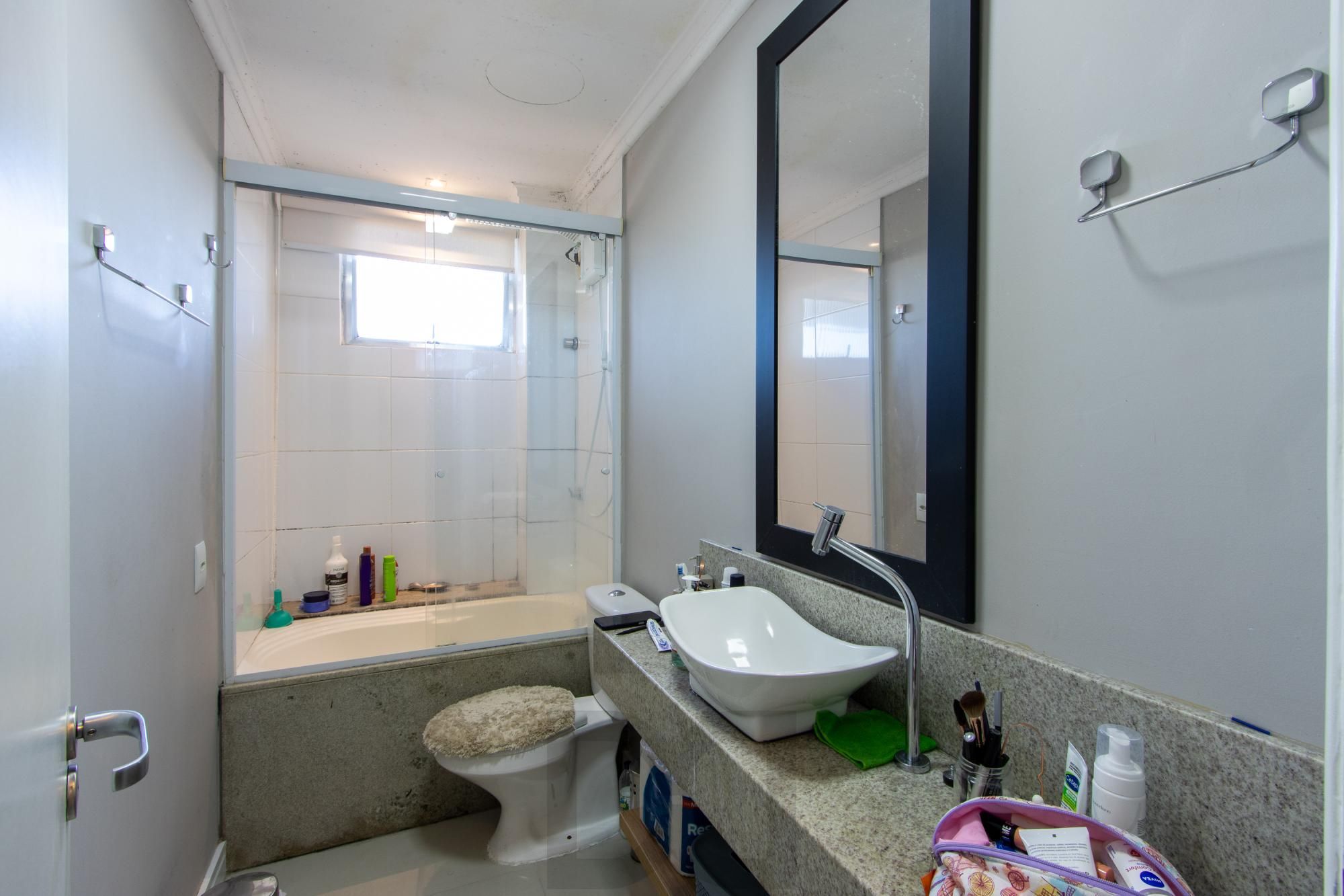 Apartamento 2 dorm, vaga de garagem escriturada e coberta - bairro Cristal — foto 12